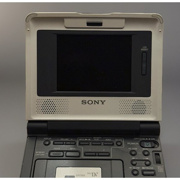 Sony GV-D1000 Digital Video Cassette Recorder - SOLD FOR PARTS UNTESTED AS IS!! - Picture 3 of 16
